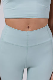 Sculpted V-Waist Legging